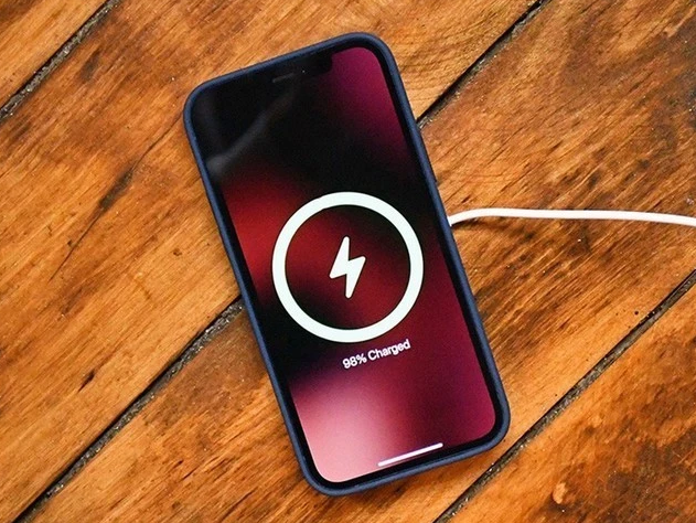 新兴镇苹果手机维修分享iPhone 12可以随便充电吗 